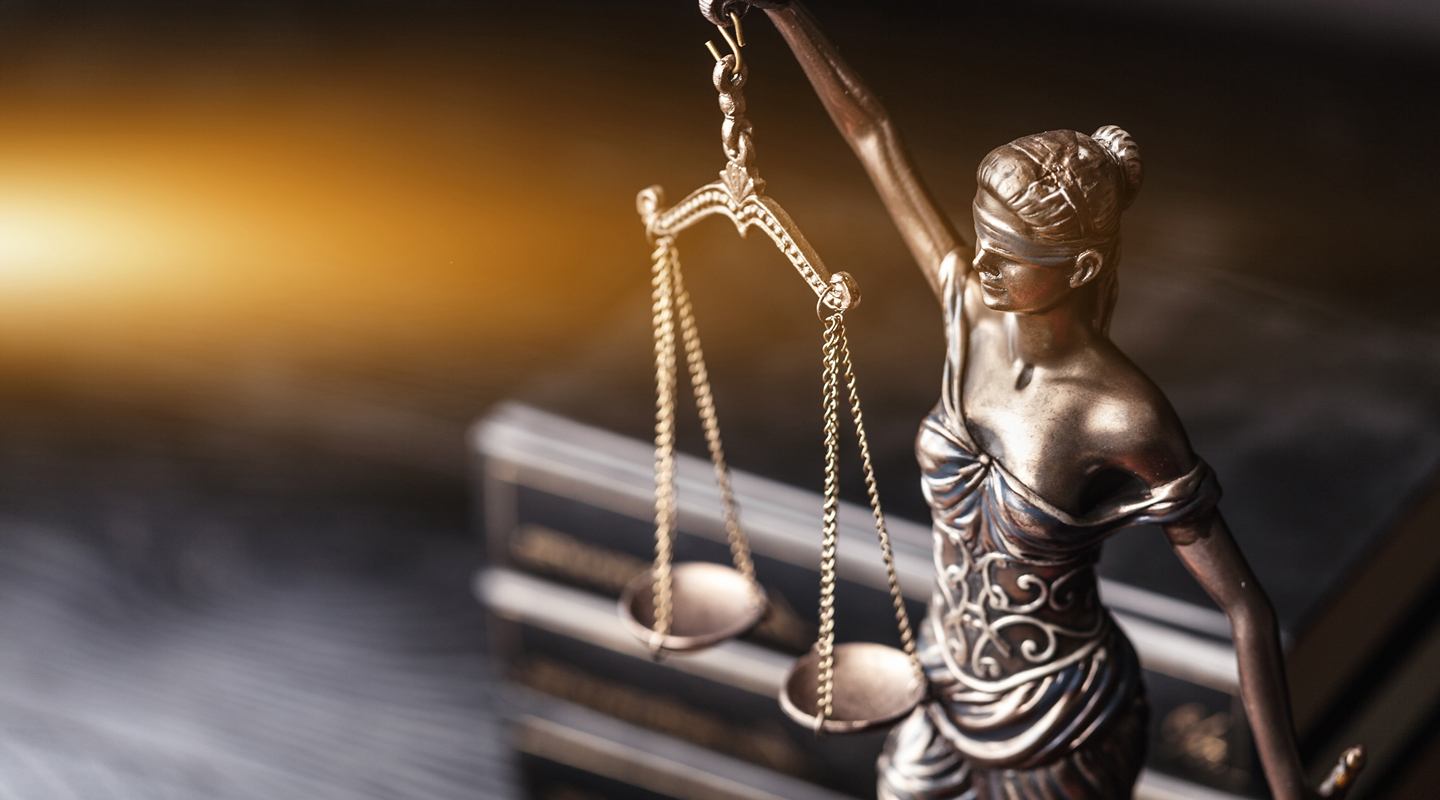 Symbolbild Rechtsschutzversicherung zeigt Justitia